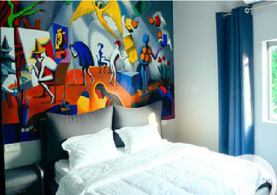 汨罗对于酒店的墙体彩绘而言更注重哪些方面？